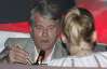 Ющенко з дружиною їли суші під співи "Мандрів"