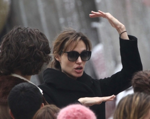 Режиссерский дебют Анджелины Джоли выйдет на экраны в декабре
