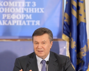 Янукович запретил приватизацию книжных магазинов и библиотек