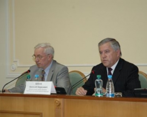 "Регионал" советует Януковичу и Ко не увлекаться "финансовым наркотиком"