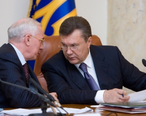 Янукович хочет отчета Азарова