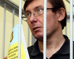 Брат Луценко: "Я буду очень рад, если кто забьет последний гвоздь в крышку режима, но не ценой жизни моего брата"