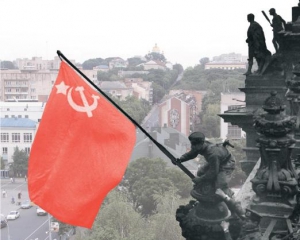 В Компартии верят, что красный флаг подходит Украине