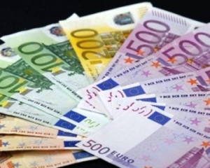 Курс готівкового євро падає усе нижче і нижче