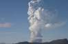 Вулкан Гримсвотн выбрасывает пепла в десятки раз больше, чем Эйяфьятлайокудль