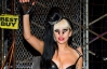 Леди Гага пришла в супермаркет в кожаном бикини