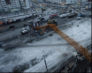 В результате падения крана в Крыму погибли два человека
