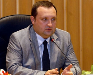 Арбузов вернулся из Кипра и заверил, что и впредь будет просить деньги у МВФ