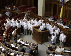 Партия регионов посоветовала БЮТу не притворяться &quot;белыми и пушистыми&quot;