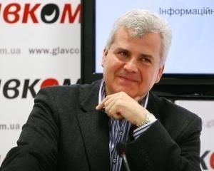 эксперт намекнул, что Азаров обречен на отставку