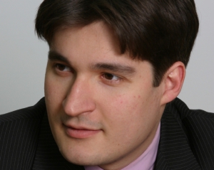 Банкова нав'язує людям псевдопроблеми, щоб врятувати Януковича - Таран