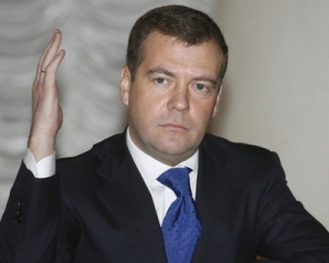 Медведев потребует от ЕС открытия русских школ