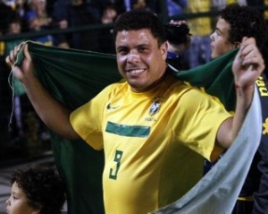 Сборная Бразилии одержала победу в прощальном матча Роналдо