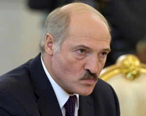 Лукашенко приказал знициты стоимость бензина на 13%