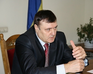 Демишкан пообещал 1,5 тыс. км гладких дорог