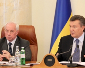 Янукович знову публічно &quot;проїхався&quot; по Азарову
