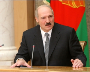 Лукашенко готується ввести у Білорусі надзвичайний стан?