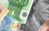 Межбанковский евро упал, курс доллара почти не изменился