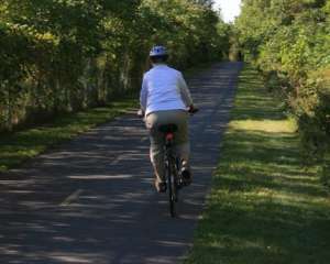Украинская пенсионерка 10 лет путешествует по Европе на велосипеде