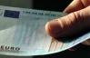 Межбанковский евро упал на 17 копеек