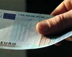 Міжбанківський євро впав на 17 копійок
