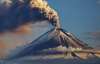 Вулкан на Камчатке выбросил столб пепла на высоту 10 км