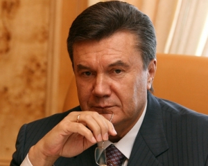 Янукович привітав медиків із професійним святом