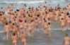 Британские нудисты установили мировой рекорд по групповому купанию