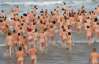 Британские нудисты установили мировой рекорд по групповому купанию