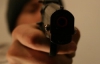 На Троєщині злочинець з пістолетом пограбував АЗС