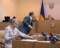 Защита Тимошенко не хочет задохнуться в Печерском суде