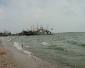 СЭС разрешает купаться в Азовском море: холеры больше нет
