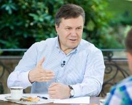 Янукович &quot;поклявся у вірності&quot; українській мові як державній
