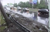 Из-за непогоды в Киеве фура повредила 100 метров дороги