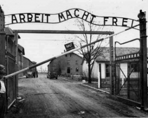 Израильтян осудили за кражу в Освенциме