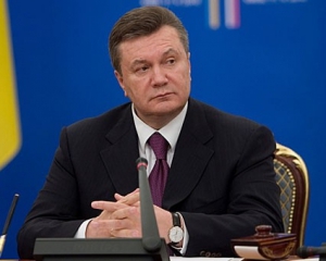 Янукович попросил не штамповать народных артистов