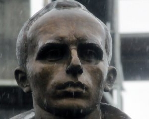 Памятник Бандере во Львове - худший из всех постаментов