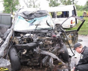 Помер водій позашляховика, що розбився на трасі Київ-Харків-Довжанський