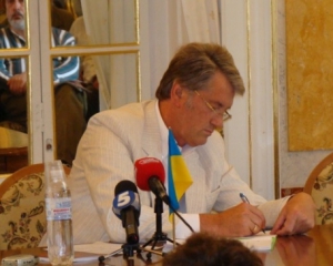 Ющенко говорит, что Россия прослушивала его разговоры с Тимошенко