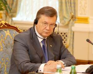 Янукович предложил журналистам поганяться за его внуком
