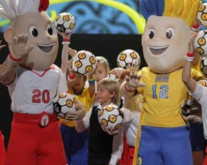 Школярам та студентам подовжили канікули заради ЄВРО-2012