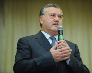 Гриценко каже, що Росія психологічно підтримує Тимошенко