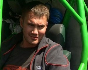 Янукович-молодший одночасно ганяв на авто та голосував у Раді