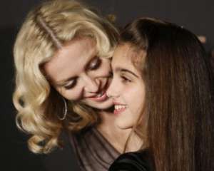 Мадонна с дочерью вошли в косметический бизнес