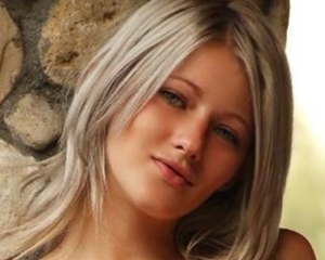 Адвокат побитої дівчини каже, що мирова угода з Ландіком - це один з варіантів
