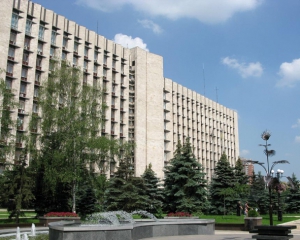 Жителі Донецька радять меру палити сміття у себе в кабінеті
