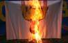 Фанаты "Металлиста" сожгли плакат с Денисом Олейником