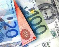 В Украине подорожал евро, доллар остался на вчерашнем уровне
