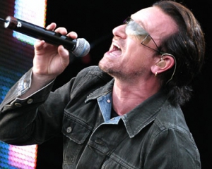U2 заспівали на згадку про померлу Емі Вайнхаус