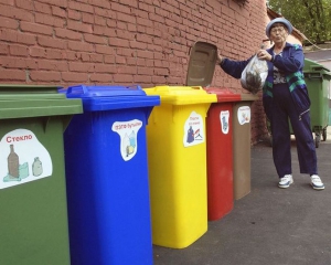Киевляне не сортируют мусор из-за отсутствия денег